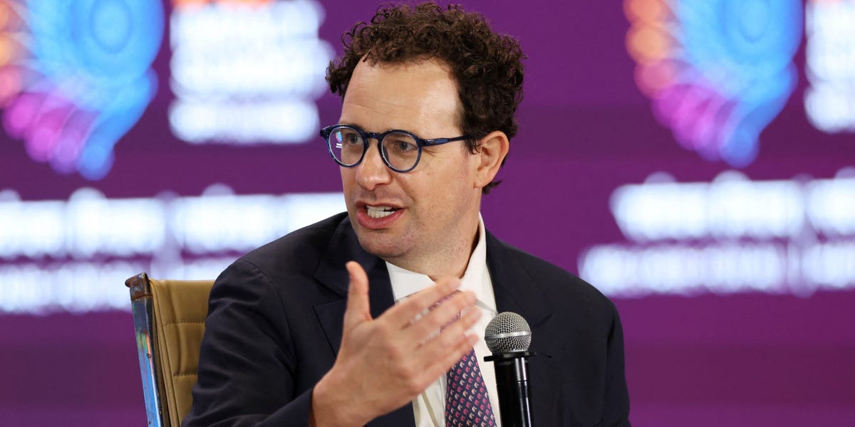 AI Race Heats Up: Anthropic Loosens Safety Vow Amidst Competition